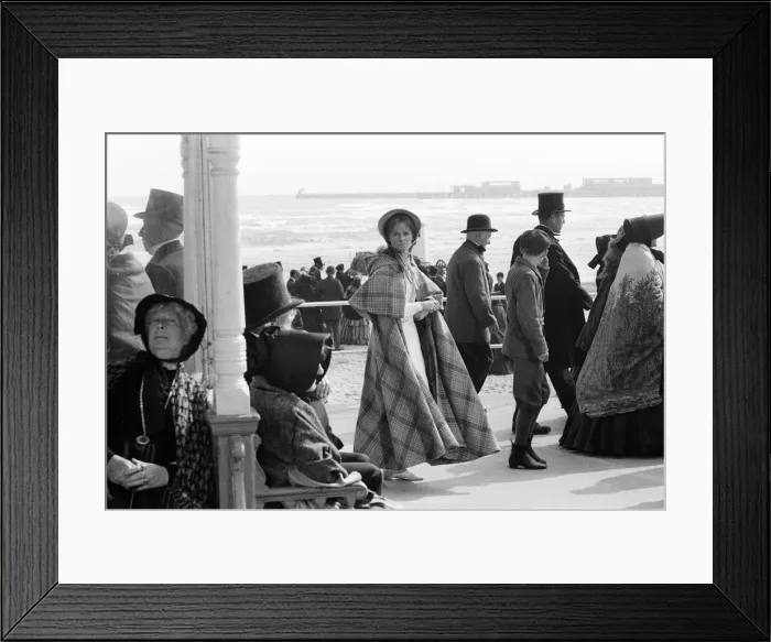 Framed Print : Julie Christie on the set of Far from the Madding Crowd'in Weymouth, Dorset Framed Print : Julie Christie on the set of Far from the Madding Crowd'in Weymouth, Dorset