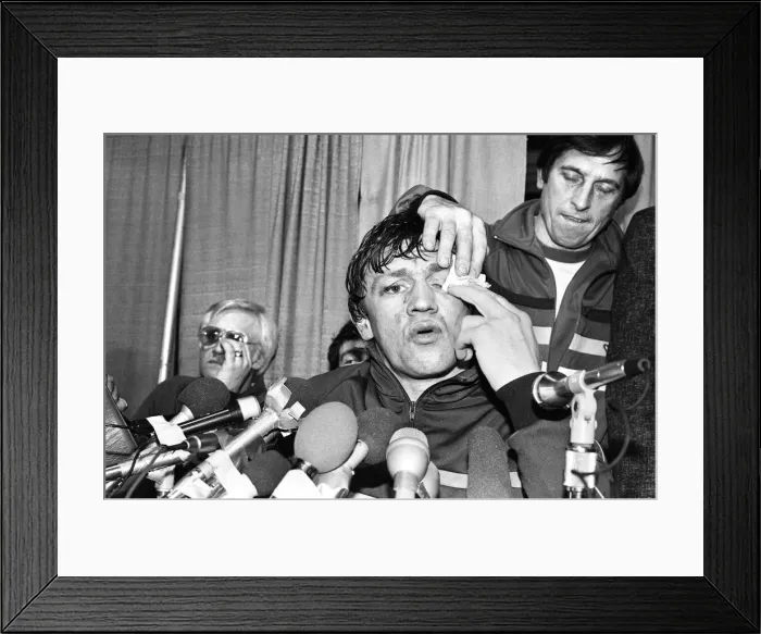 Framed Print : Tony Sibson relinquished his European and Commonwealth titles to ensure he got the right Framed Print : Tony Sibson relinquished his European and Commonwealth titles to ensure he got the right