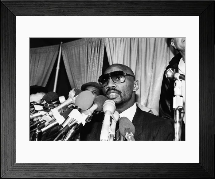 Framed Print : Tony Sibson relinquished his European and Commonwealth titles to ensure he got the right Framed Print : Tony Sibson relinquished his European and Commonwealth titles to ensure he got the right