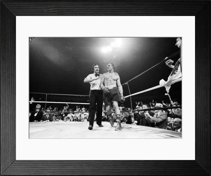 Framed Print : Tony Sibson relinquished his European and Commonwealth titles to ensure he got the right Framed Print : Tony Sibson relinquished his European and Commonwealth titles to ensure he got the right