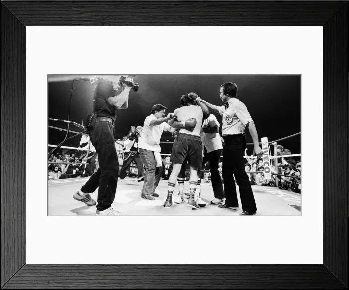 Framed Print : Tony Sibson relinquished his European and Commonwealth titles to ensure he got the right Framed Print : Tony Sibson relinquished his European and Commonwealth titles to ensure he got the right