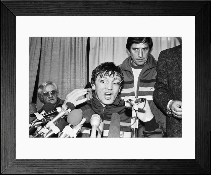 Framed Print : Tony Sibson relinquished his European and Commonwealth titles to ensure he got the right Framed Print : Tony Sibson relinquished his European and Commonwealth titles to ensure he got the right