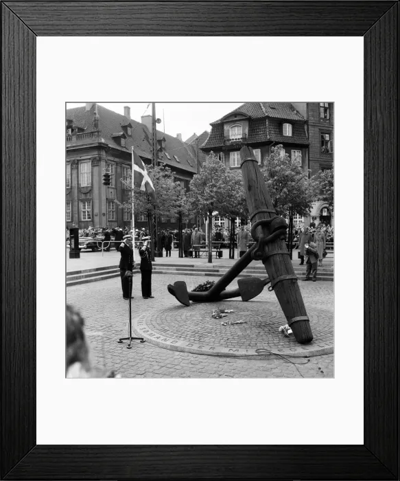 Framed Print : Queen Elizabeth II and Prince Philip, Duke of Edinburgh visit to Denmark Framed Print : Queen Elizabeth II and Prince Philip, Duke of Edinburgh visit to Denmark