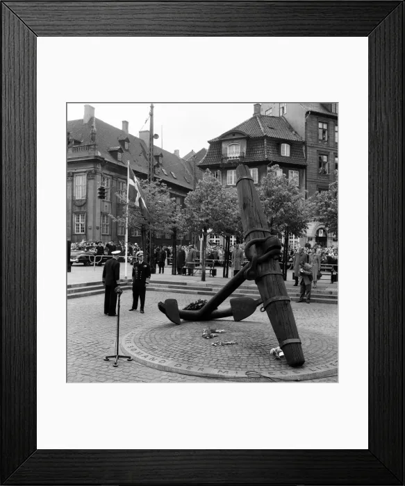 Framed Print : Queen Elizabeth II and Prince Philip, Duke of Edinburgh visit to Denmark Framed Print : Queen Elizabeth II and Prince Philip, Duke of Edinburgh visit to Denmark