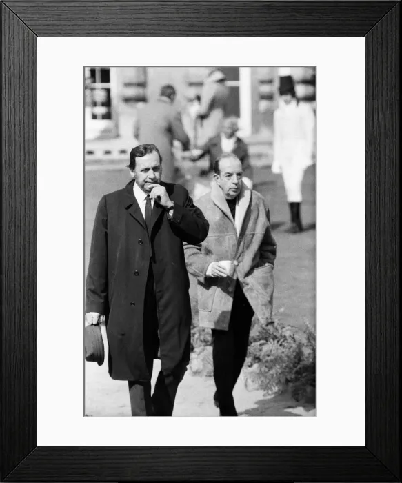 Framed Print : Vincente Minnelli on the set of On a Clear Day You Can See Forever Framed Print : Vincente Minnelli on the set of On a Clear Day You Can See Forever
