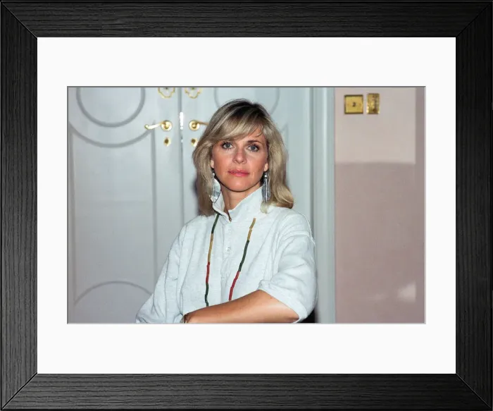 Framed Print : The stars of Voice from the Heart'in London. Lindsay Wagner. 12th July 1988 Framed Print : The stars of Voice from the Heart'in London. Lindsay Wagner. 12th July 1988