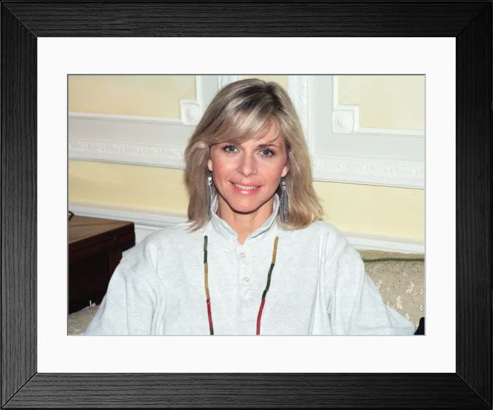 Framed Print : The stars of Voice from the Heart'in London. Lindsay Wagner. 12th July 1988 Framed Print : The stars of Voice from the Heart'in London. Lindsay Wagner. 12th July 1988