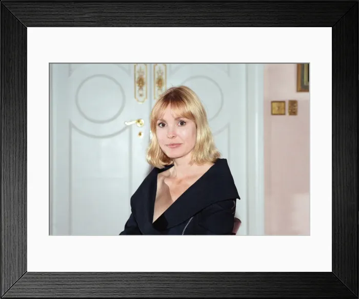 Framed Print : The stars of Voice from the Heart'in London. Victoria Tennant. 12th July 1988 Framed Print : The stars of Voice from the Heart'in London. Victoria Tennant. 12th July 1988