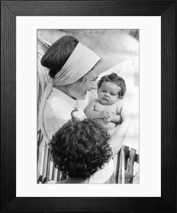 Framed Print : Angela Wallace, British volunteer with the United Nations, aged 21 from Ayr, Scotland