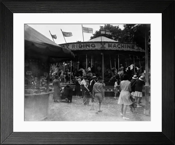 Framed Print : Crowds enjoying the Tolworth Fun Fair in 1934 Framed Print : Crowds enjoying the Tolworth Fun Fair in 1934