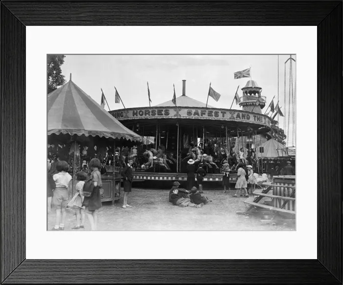 Framed Print : Crowds enjoying the Tolworth Fun Fair in 1934 Framed Print : Crowds enjoying the Tolworth Fun Fair in 1934