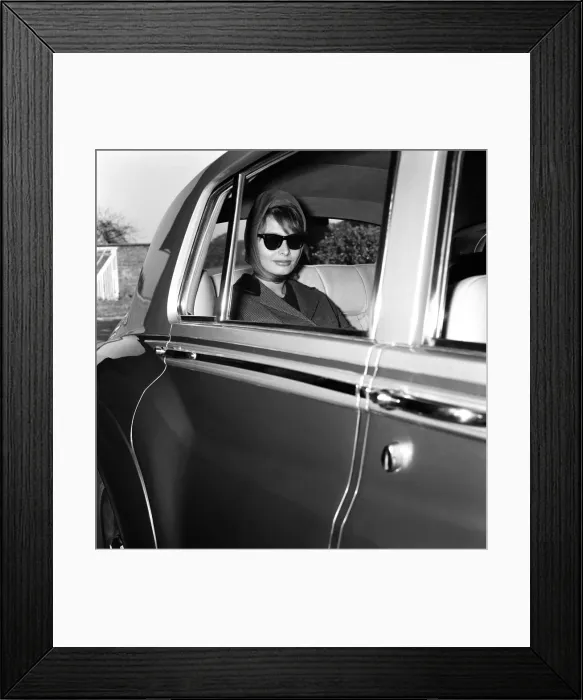 Framed Print : Sophia Loren leaving the Norwegian Barn'for the film studios by Rolls-Royce