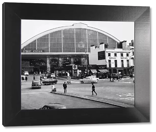 The facade of Liverpool Lime Street railway station seen from St Georges Plateau