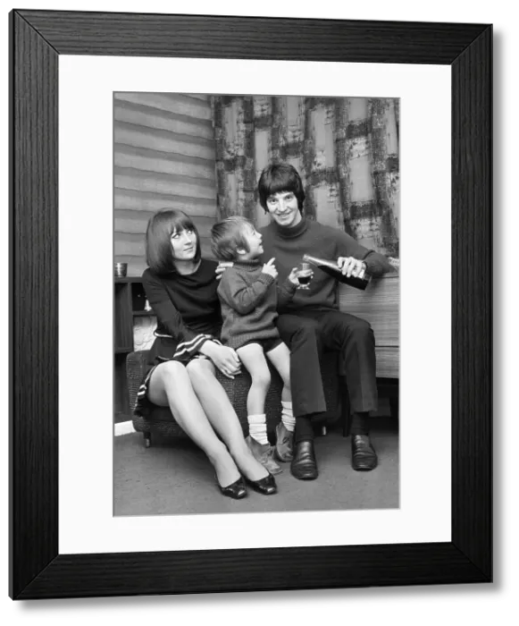 Framed Print : Terry Sylvester, former lead singer with Merseyside band The Escorts Framed Print : Terry Sylvester, former lead singer with Merseyside band The Escorts