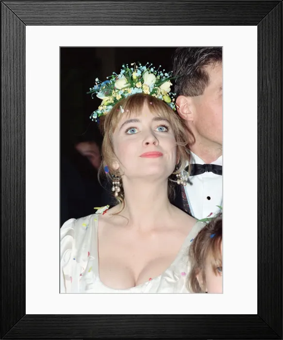 Framed Print : Actress Lysette Anthony marries Luc Leestemaker. Circa January 1991