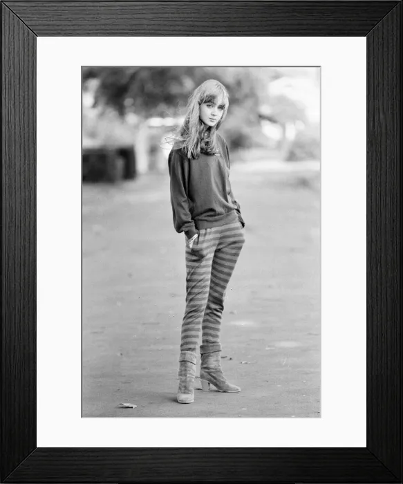 Framed Print : Lysette Anthony, British actress, aged 17 years old, October 1980 Framed Print : Lysette Anthony, British actress, aged 17 years old, October 1980