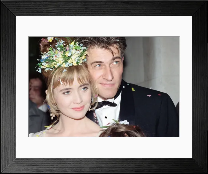 Framed Print : Actress Lysette Anthony marries Luc Leestemaker. Circa January 1991 Framed Print : Actress Lysette Anthony marries Luc Leestemaker. Circa January 1991
