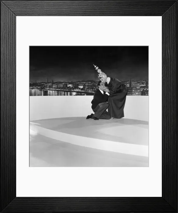 Framed Print : Sophia Loren and Peter Sellers in a scene from the film The Millionairess