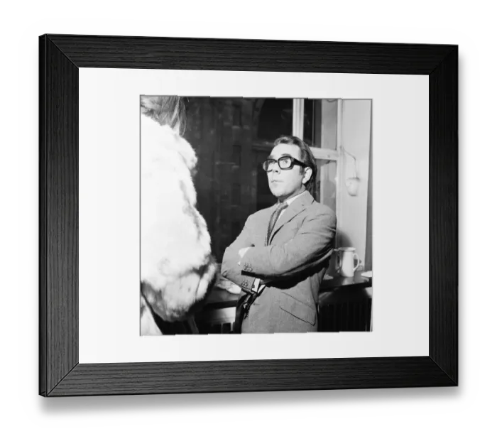 Framed Print : No - Thats Me Over Here!, press reception for television series produced by