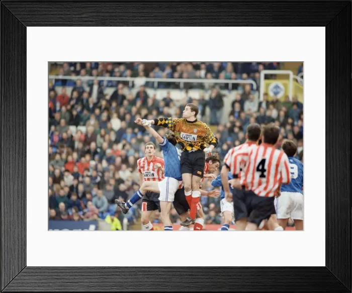 Framed Print : Birmingham City 0 - 2 Sunderland, Old First division match at St Andrews Stadium Framed Print : Birmingham City 0 - 2 Sunderland, Old First division match at St Andrews Stadium