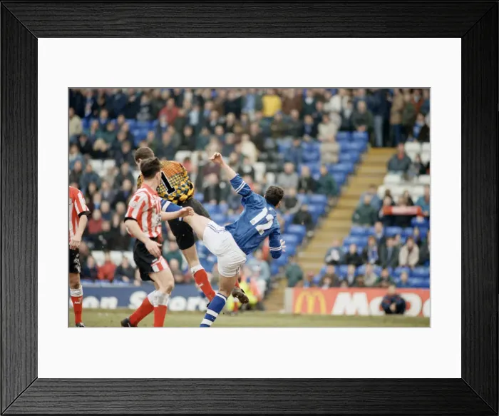 Framed Print : Birmingham City 0 - 2 Sunderland, Old First division match at St Andrews Stadium Framed Print : Birmingham City 0 - 2 Sunderland, Old First division match at St Andrews Stadium
