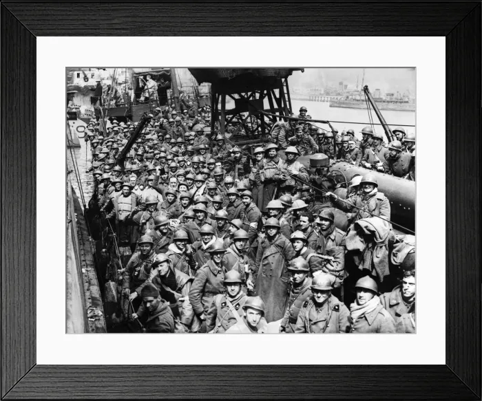 Framed Print : The evacuation of Allied soldiers from the beaches and harbour of Dunkirk, June 1940 Framed Print : The evacuation of Allied soldiers from the beaches and harbour of Dunkirk, June 1940