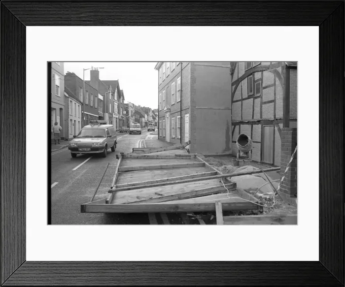 Framed Print : The Great Storm of 1987 - The night of the 15th-16th October - Stories from the Surrey Framed Print : The Great Storm of 1987 - The night of the 15th-16th October - Stories from the Surrey