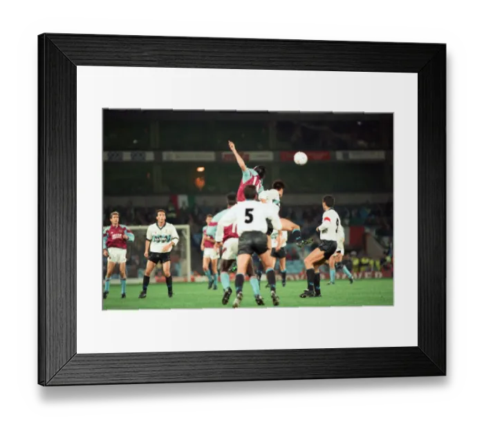 Framed Print : UEFA Cup 2nd round 1st leg match, Aston Villa 2 - 0 Inter Milan held at Villa Park Framed Print : UEFA Cup 2nd round 1st leg match, Aston Villa 2 - 0 Inter Milan held at Villa Park