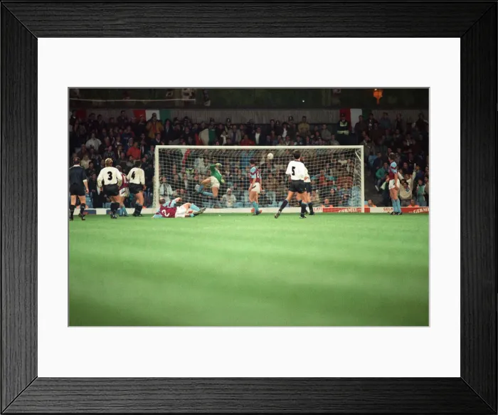 Framed Print : UEFA Cup 2nd round 1st leg match, Aston Villa 2 - 0 Inter Milan held at Villa Park Framed Print : UEFA Cup 2nd round 1st leg match, Aston Villa 2 - 0 Inter Milan held at Villa Park