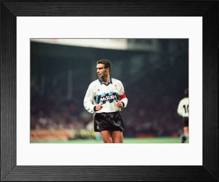 Framed Print : UEFA Cup 2nd round 1st leg match, Aston Villa 2 - 0 Inter Milan held at Villa Park Framed Print : UEFA Cup 2nd round 1st leg match, Aston Villa 2 - 0 Inter Milan held at Villa Park