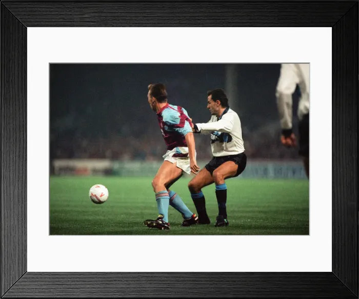Framed Print : UEFA Cup 2nd round 1st leg match, Aston Villa 2 - 0 Inter Milan held at Villa Park Framed Print : UEFA Cup 2nd round 1st leg match, Aston Villa 2 - 0 Inter Milan held at Villa Park