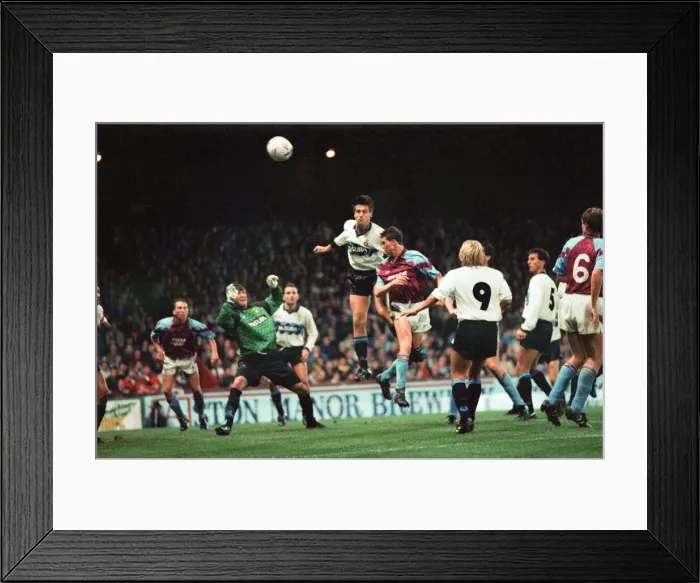 Framed Print : UEFA Cup 2nd round 1st leg match, Aston Villa 2 - 0 Inter Milan held at Villa Park Framed Print : UEFA Cup 2nd round 1st leg match, Aston Villa 2 - 0 Inter Milan held at Villa Park
