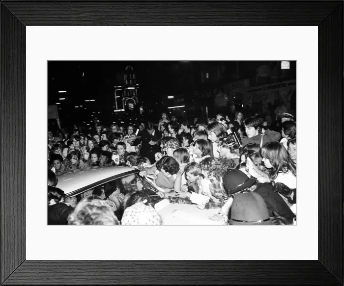 Framed Print : Hysterical fans attend a Bay City Rollers concert in Victoria, London Framed Print : Hysterical fans attend a Bay City Rollers concert in Victoria, London