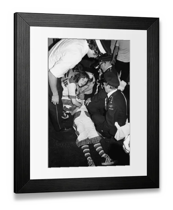 Framed Print : Hysterical fans attend a Bay City Rollers concert in Victoria, London