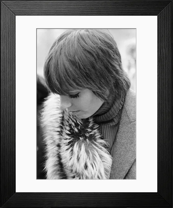 Framed Print : Liza Minnelli, actor and singer, pictured at The Dorchester Hotel in London