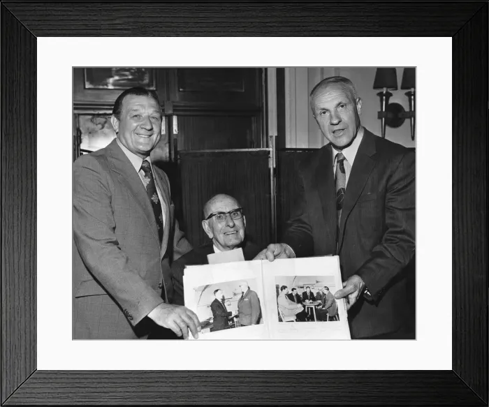Framed Print : Liverpool manager Bill Shankly (right) with Bob Paisley (left Framed Print : Liverpool manager Bill Shankly (right) with Bob Paisley (left