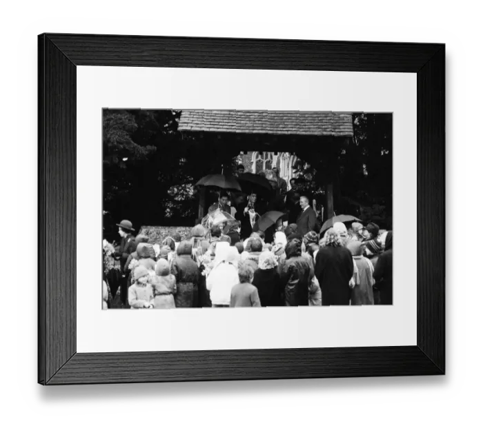 Framed Print : The Royal Family leave St Mary Magdalene Church, Sandringham, Norfolk