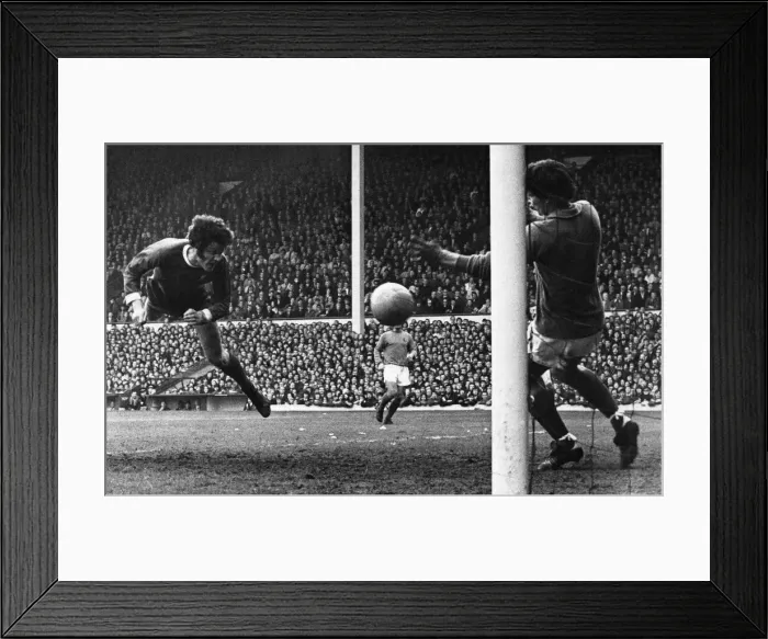 Framed Print : English League Division One match at Anfield. Liverpool 2 v Ipswich Town 0 Framed Print : English League Division One match at Anfield. Liverpool 2 v Ipswich Town 0