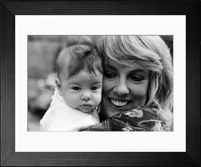 Framed Print : Esther Rantzen at home with her baby daughter Emily. 15th May 1978 Framed Print : Esther Rantzen at home with her baby daughter Emily. 15th May 1978