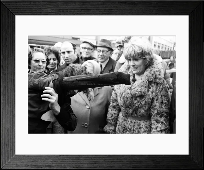 Framed Print : Esther Rantzen filming Thats Life!'. 21st February 1976 Framed Print : Esther Rantzen filming Thats Life!'. 21st February 1976