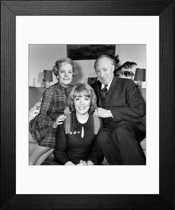 Framed Print : Esther Rantzen with her mother and father, Katherine and Harry, at her parents home in St
