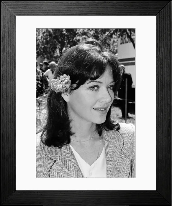 Framed Print : Newsreader Anna Ford at the Chelsea Flower Show. her. 21st May 1979 Framed Print : Newsreader Anna Ford at the Chelsea Flower Show. her. 21st May 1979