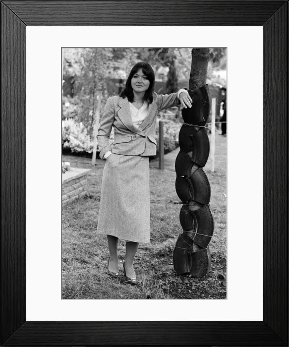 Framed Print : Newsreader Anna Ford at the Chelsea Flower Show. her. 21st May 1979