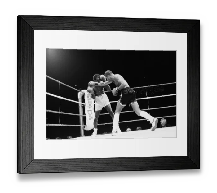 Framed Print : Lloyd Honeyghan vs Horace Shufford. Wembley Arena, London, England