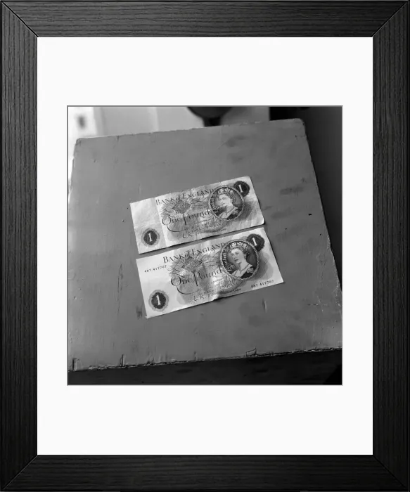 Framed Print : Railway clerk John Freeman with his 1 in 20, 000, 000 freak pound note - without any serial Framed Print : Railway clerk John Freeman with his 1 in 20, 000, 000 freak pound note - without any serial