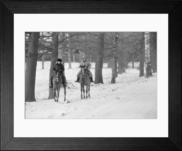 Framed Print : The Royal Family at Christmas and New Year. Queen Elizabeth II Framed Print : The Royal Family at Christmas and New Year. Queen Elizabeth II