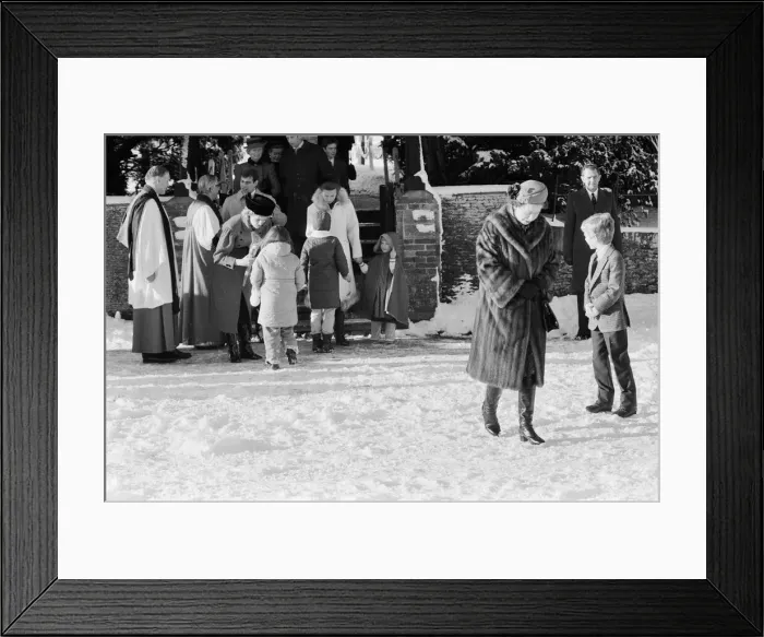 Framed Print : The Royal Family leave St Mary Magdalene Church, Sandringham, Norfolk Framed Print : The Royal Family leave St Mary Magdalene Church, Sandringham, Norfolk