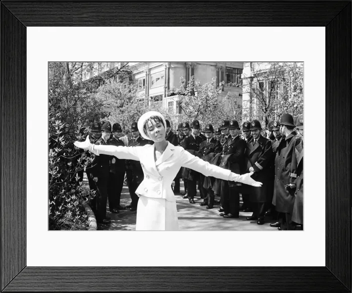 Framed Print : Diahann Carroll, American Singer and Actress, photo-call at Victoria Embankment Gardens