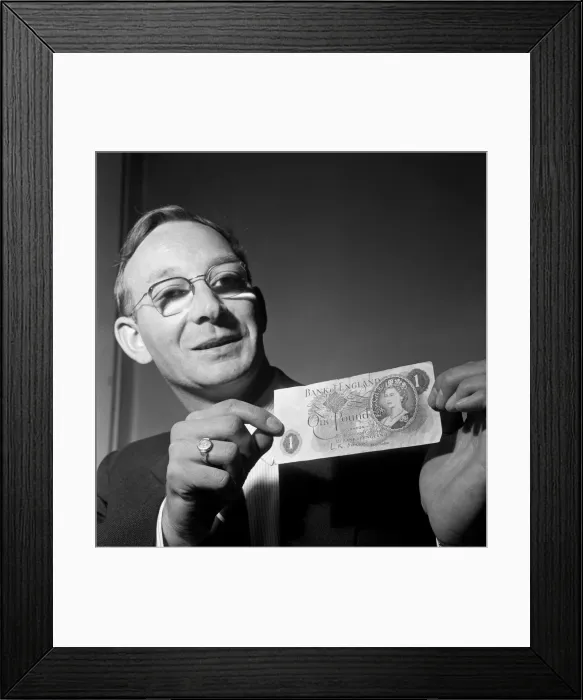Framed Print : Railway clerk John Freeman with his 1 in 20, 000, 000 freak pound note - without any serial Framed Print : Railway clerk John Freeman with his 1 in 20, 000, 000 freak pound note - without any serial