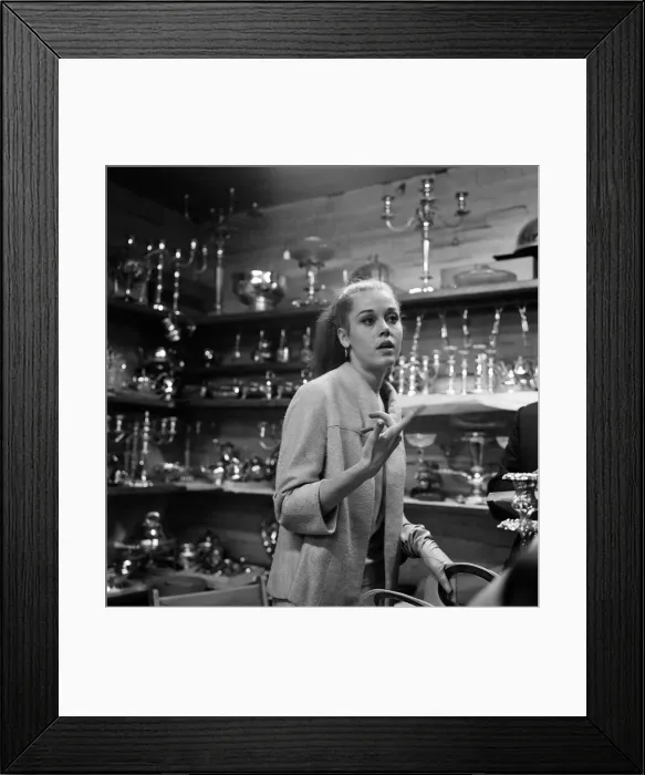 Framed Print : Actress Jane Fonda paid a visit to Langfords Galleries silver vaults in Chancery Framed Print : Actress Jane Fonda paid a visit to Langfords Galleries silver vaults in Chancery
